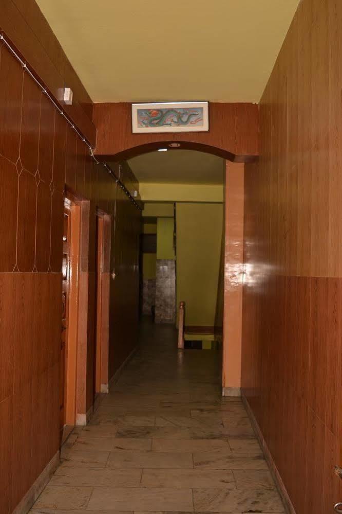 Hotel Tashila Manāli Exteriér fotografie